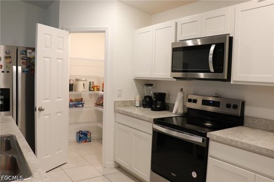 WBeautifully maintained Christopher Alan Homes property offering - photo 4