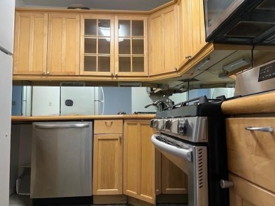 COME TO THE PENTHOUSE FLOOR OF GALAXY ONE BEDRMS! YOU WILL BE