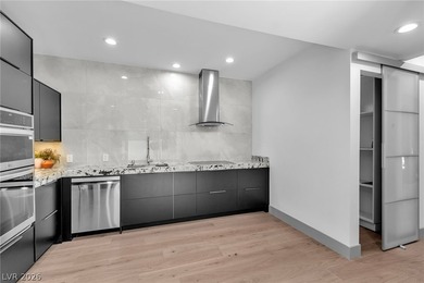 Stunning, fully renovated home in the prestigious Las Vegas - photo 13