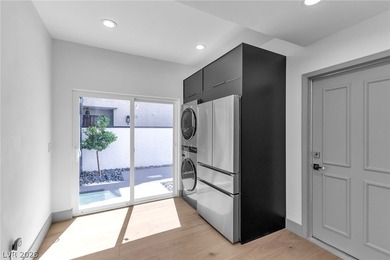 Stunning, fully renovated home in the prestigious Las Vegas - photo 14