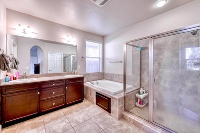 Elegant and sophisticated single-story home located on the golf - photo 19