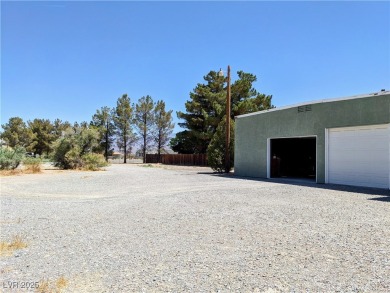 Upscale 2005 triple-wide sits on a quiet cul-de-sac in north