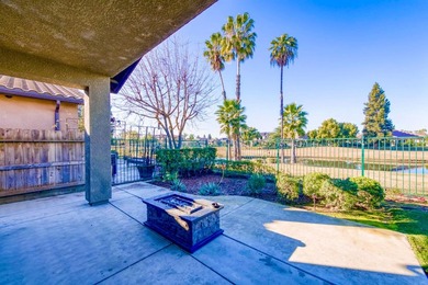 Elegant and sophisticated single-story home located on the golf - photo 25