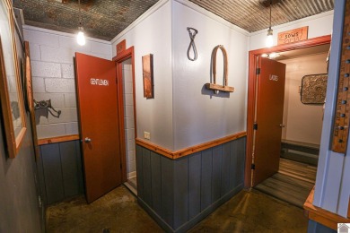 Here's your chance to own a thriving business location just 1.7 - photo 26