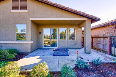 Elegant and sophisticated single-story home located on the golf - photo 28