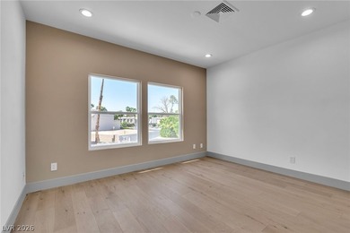 Stunning, fully renovated home in the prestigious Las Vegas - photo 31