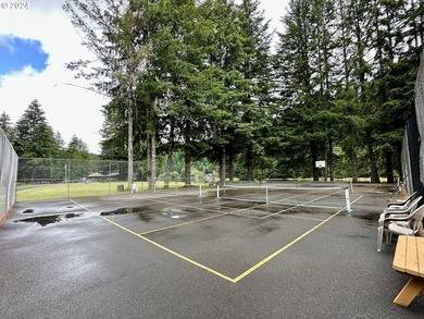 Your Pacific Northwest oasis here at Fishhawk Lake awaits. This - photo 13
