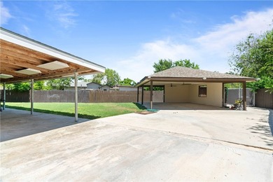 Welcome to your next chapter in this charming 3-bedroom - photo 15