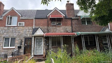 This Colonial Style Home Features 2 Bedrooms, 1 Full Baths - photo 1