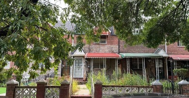 This Colonial Style Home Features 2 Bedrooms, 1 Full Baths - photo 2