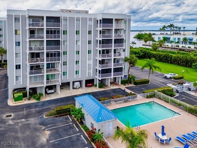 Caloosahatchee River Condo For Sale in Fort Myers Florida