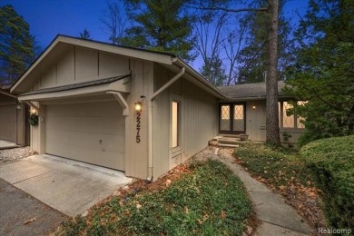 Lake Condo For Sale in West Bloomfield, Michigan