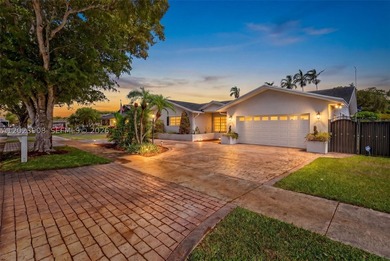 Beautifully maintained 4 Bedroom, 2.5 Bath home in a prime Miami - photo 1