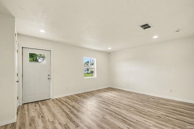 Welcome home to this beautifully remodeled 3-bedroom, 2-bath gem - photo 4