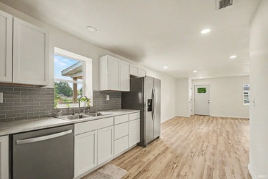 Welcome home to this beautifully remodeled 3-bedroom, 2-bath gem - photo 9