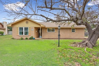 Lake Waco Home For Sale in Waco Texas