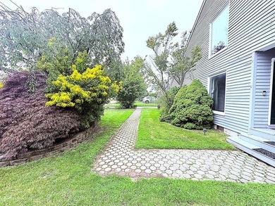 Experience timeless elegance in this impressive 5 bedroom, 2.5 - photo 3