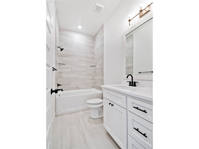 Stunning new construction home on a wooded cul-de-sac sewer lot! - photo 14
