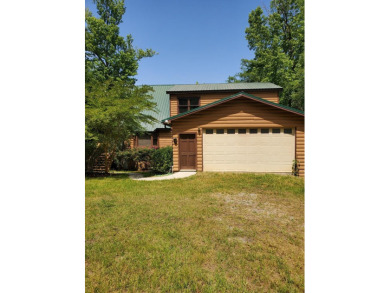 Lake Eufaula / Walter F. George Home For Sale in Georgetown Georgia