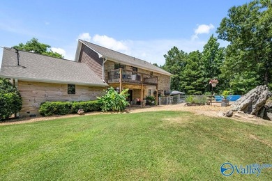 Welcome to this spacious 3-bedroom, 3-bath home situated on 3.67 - photo 11