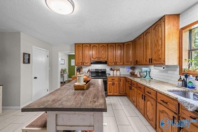 Welcome to this spacious 3-bedroom, 3-bath home situated on 3.67 - photo 29