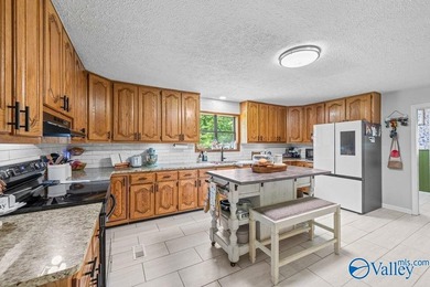 Welcome to this spacious 3-bedroom, 3-bath home situated on 3.67 - photo 30