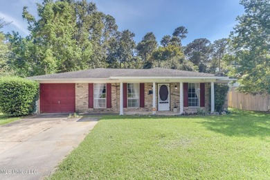 Back on market, BELOW APPRAISED VALUE. This spacious 3-bedroom - photo 1