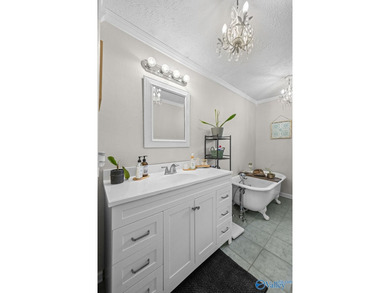 Welcome to this spacious 3-bedroom, 3-bath home situated on 3.67 - photo 42