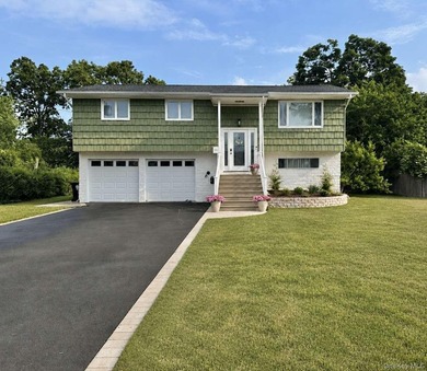 Enjoy the balance of comfort and convenience in this 4-bedroom - photo 1