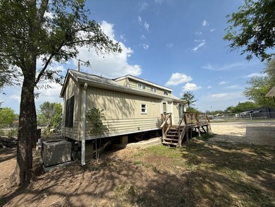Turn key rental property on the Guadalupe River priced below tax - photo 4