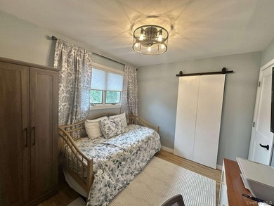 Enjoy the balance of comfort and convenience in this 4-bedroom - photo 7