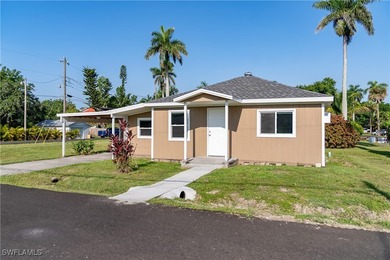 Caloosahatchee River Home For Sale in North Fort Myers Florida