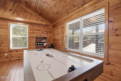 WOW FACTOR! TURNKEY INVESTMENT OPPORTUNITY! Conveniently located - photo 11