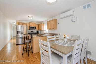 Welcome to this beautifully maintained 3-bedroom semi-attached - photo 11