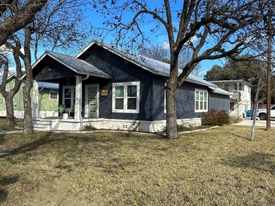 Single story 1920's cottage renovated to be a 3/2 with full - photo 3