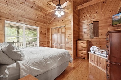 WOW FACTOR! TURNKEY INVESTMENT OPPORTUNITY! Conveniently located - photo 15