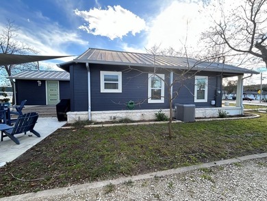 Single story 1920's cottage renovated to be a 3/2 with full - photo 5