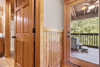 WOW FACTOR! TURNKEY INVESTMENT OPPORTUNITY! Conveniently located - photo 18