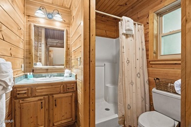 WOW FACTOR! TURNKEY INVESTMENT OPPORTUNITY! Conveniently located - photo 19