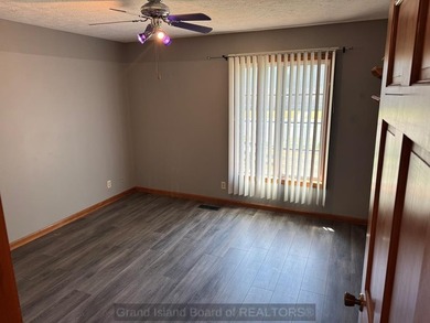 Available for showings immediately! Spacious 6-bedroom, 5.5-bath - photo 41