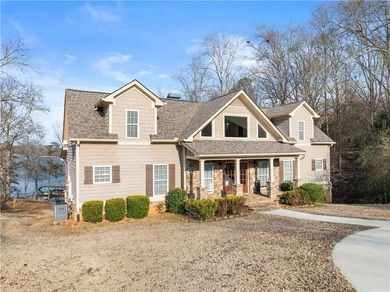 Lake Home For Sale in Lavonia, Georgia