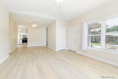 Immaculate! Move-in ready, this one-level townhome offers - photo 14