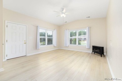 Immaculate! Move-in ready, this one-level townhome offers - photo 15