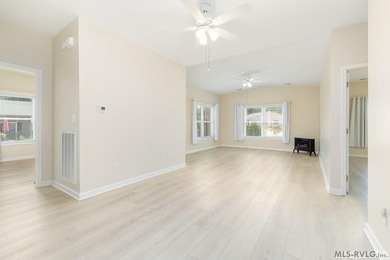 Immaculate! Move-in ready, this one-level townhome offers - photo 16