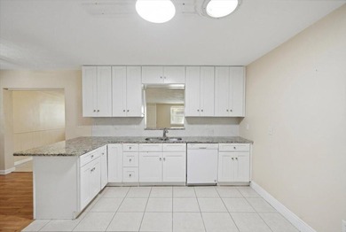 Spacious 3-bedroom, 2-bath CBS home located in a quiet - photo 7