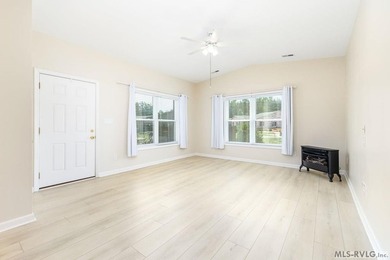 Immaculate! Move-in ready, this one-level townhome offers - photo 17