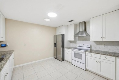 Spacious 3-bedroom, 2-bath CBS home located in a quiet - photo 8