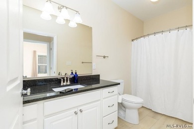 Immaculate! Move-in ready, this one-level townhome offers - photo 19