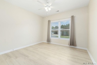Immaculate! Move-in ready, this one-level townhome offers - photo 20