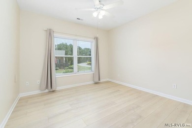 Immaculate! Move-in ready, this one-level townhome offers - photo 21